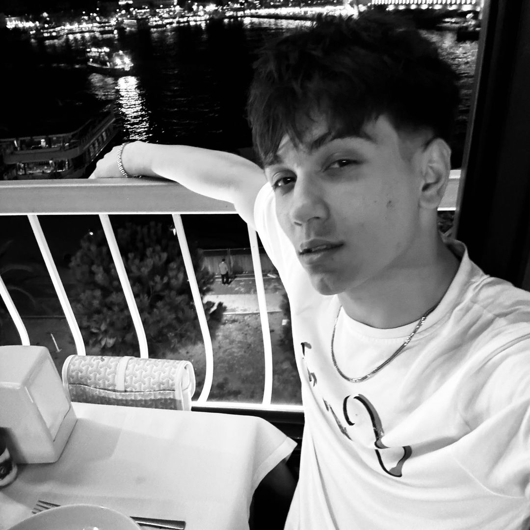 @nazarow.22 TikTok yayıncısı