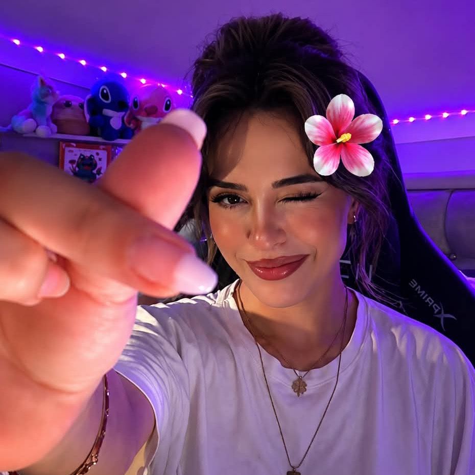 @nuunuuv TikTok yayıncısı