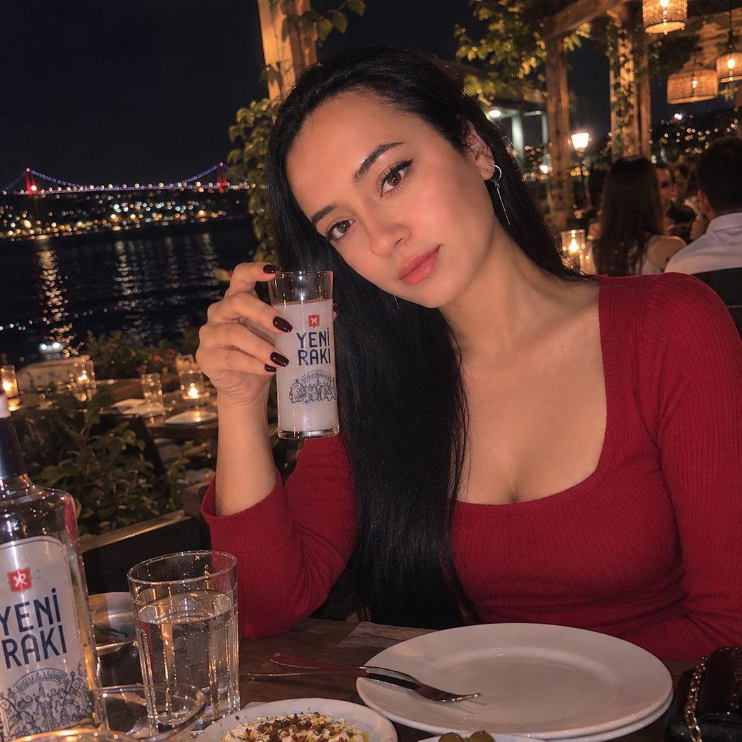 @hazalldln1903 TikTok yayıncısı